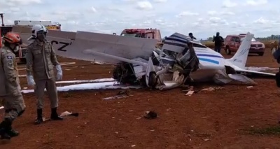 Avião cai e dois tripulantes morrem