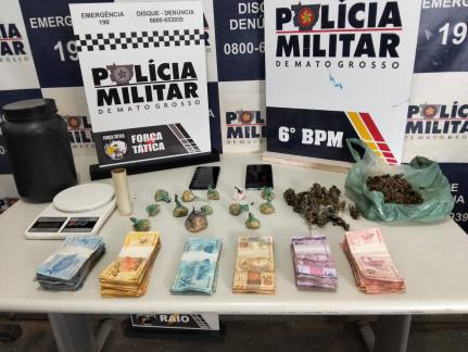 Polícia flagra tráfico e prende dois com drogas e dinheiro