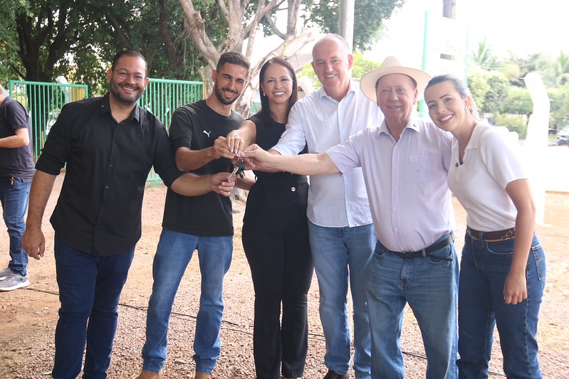 Prefeitura de Sinop entrega seis novos veículos pesados para a Secretaria de Obras