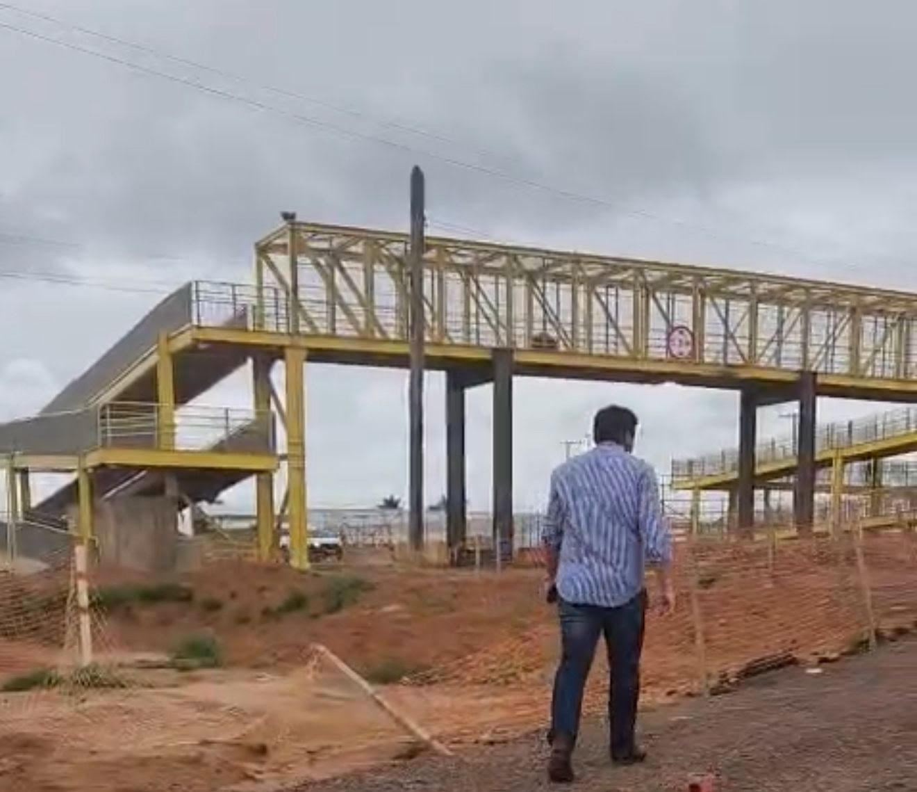 Após cobrança de Célio Garcia, concessionária inicia recuperação de passarela na BR-163