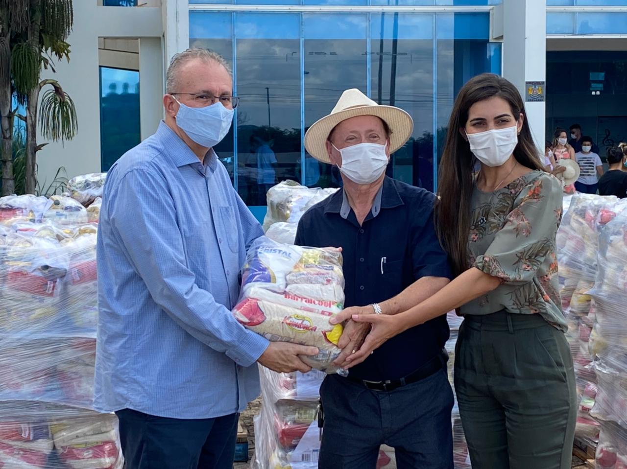 Prefeitura recebe 1500 cestas básicas para ajudar famílias atingidas pela pandemia