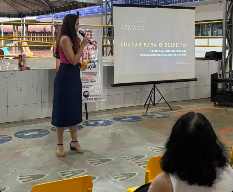 Palestra promovida pela Prefeitura de Sinop reforça papel da família na prevenção da violência contra a mulher