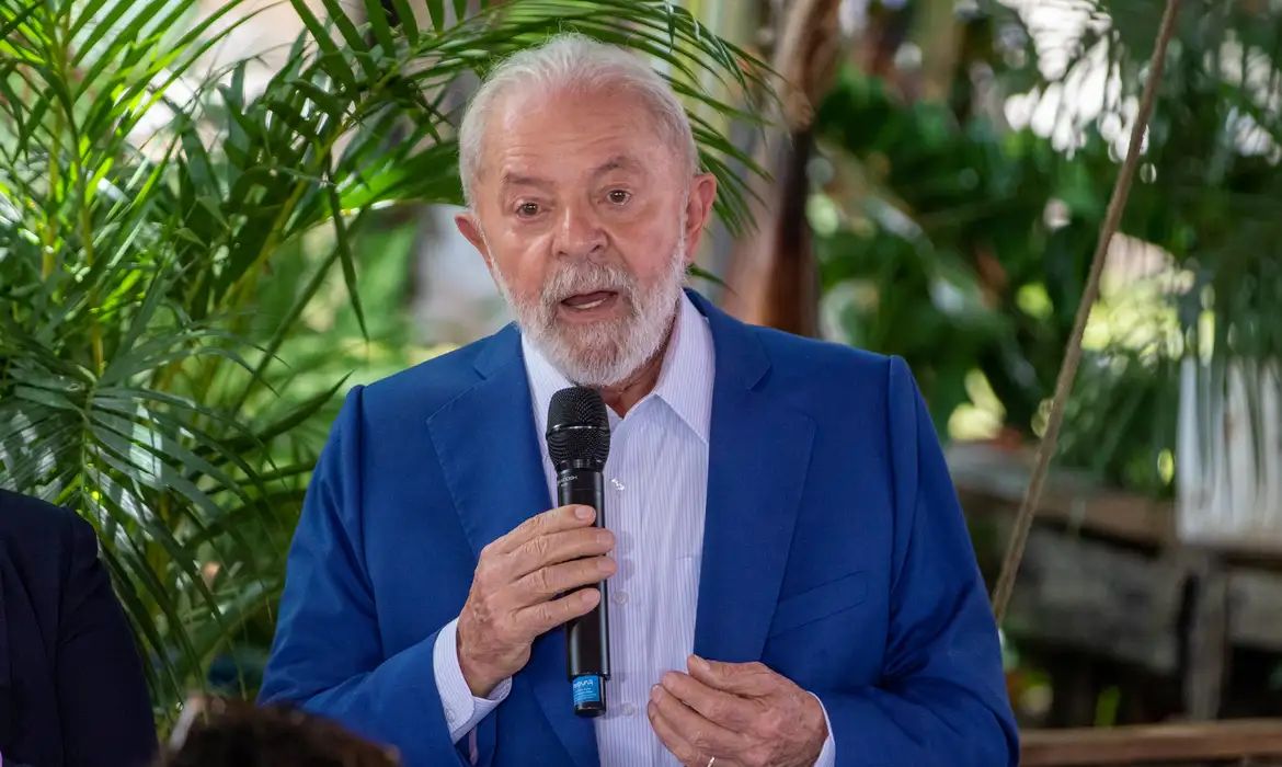 Não podemos nos conformar com homens matando mulheres, diz Lula