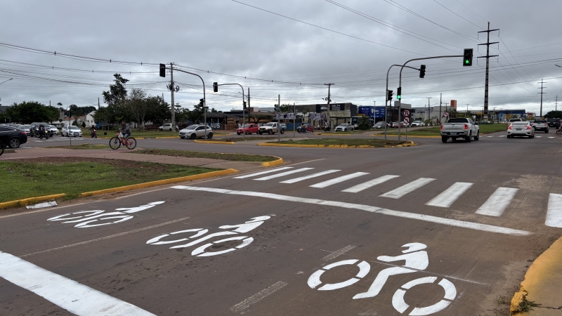 Prefeitura de Sinop implementa bolsões de motos no semáforo da Avenida das Figueiras com André Maggi