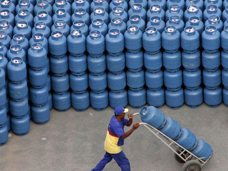 Caixa libera vale-recarga do programa Gás do Povo a 206 mil famílias