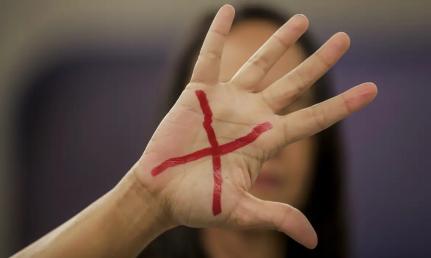 Sinop: Jovem de 19 anos é preso após espancar namorada na madrugada e tentar fugir