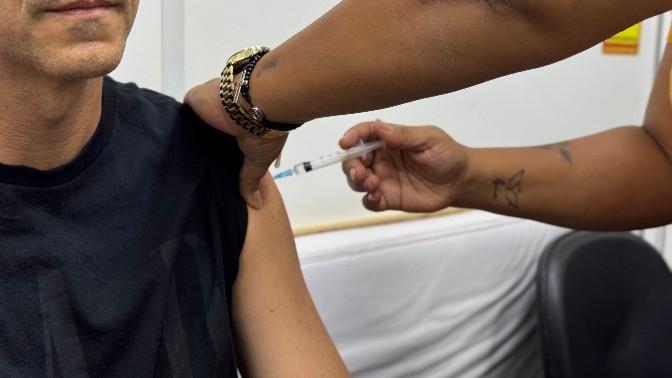 Mato Grosso promove o Dia D de vacinação contra a gripe neste sábado (25); confira o público-alvo