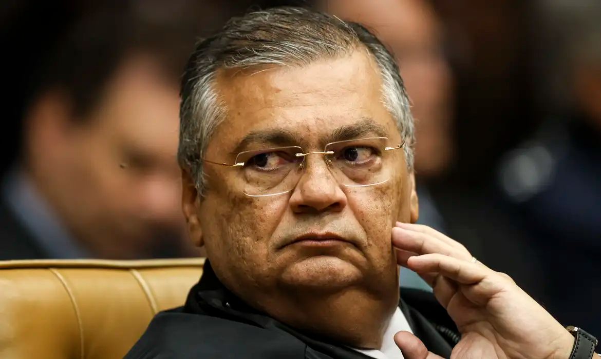 Dino diz que pagamento de novos penduricalhos está proibido