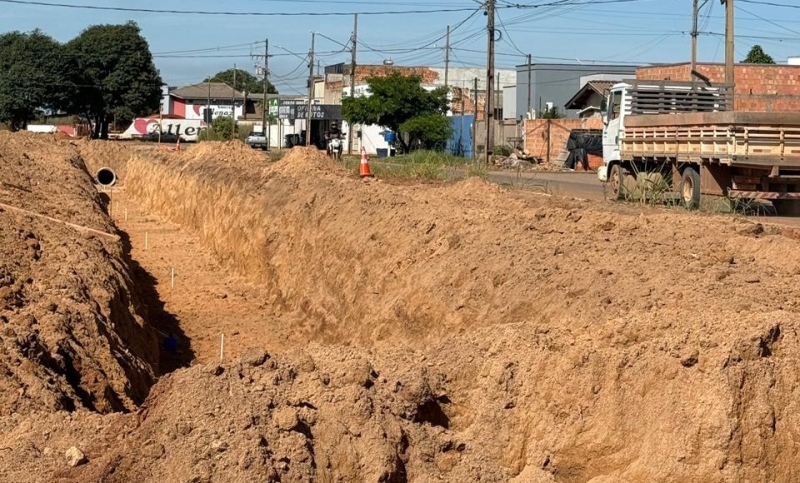 Prefeitura de Sinop assina ordem de serviço para asfaltamento de 13 pontos da cidade