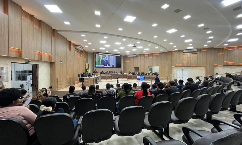 Vereadores de Sinop aprovam homenagens para religiosos e cobranças ao Poder Executivo municipal