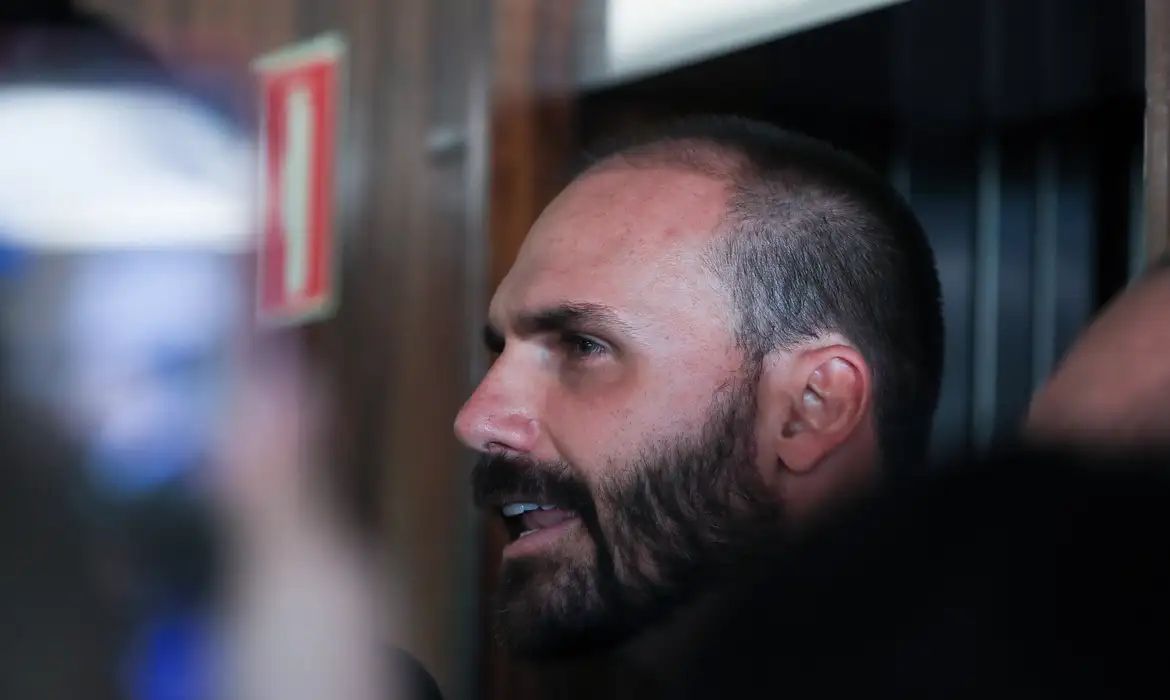 STF decide se Eduardo Bolsonaro será condenado no processo do tarifaço