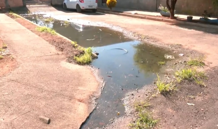 Prefeitura de Sinop intensifica fiscalização e atua para solucionar descarte irregular de esgoto no Residencial Vila Lobos