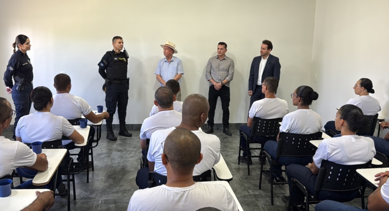 Prefeito visita Comando Regional da PM, conhece novos militares e reforça parceria entre Prefeitura e forças de segurança