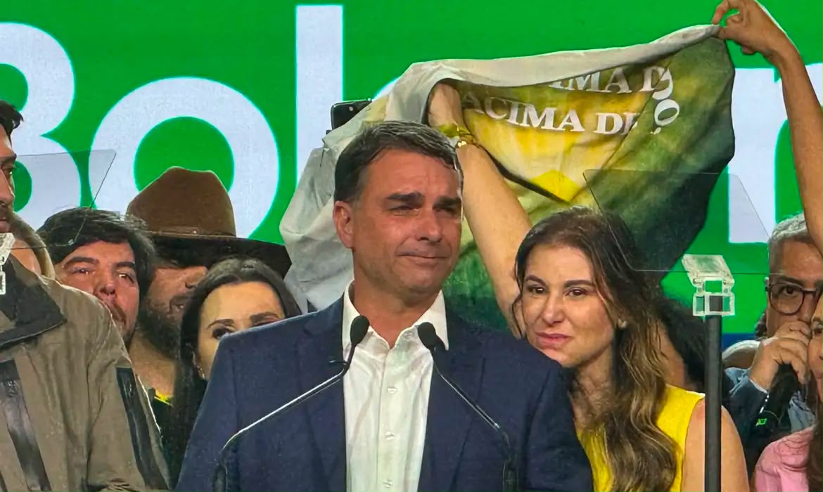 PL oficializa candidatura de Flávio Bolsonaro à Presidência