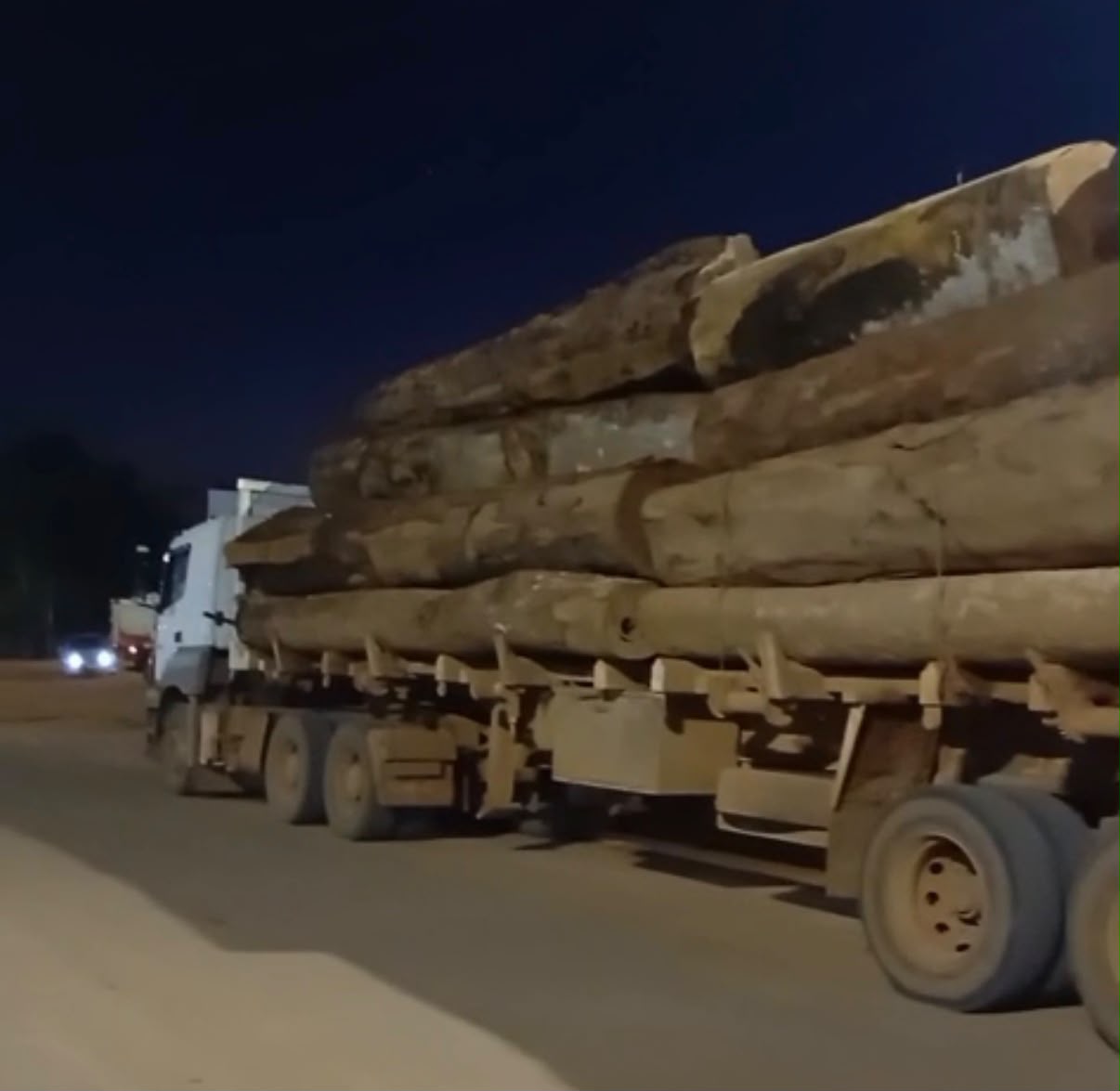 Carretas com mais de 100 toneladas circulam na MT-170 e colocam em risco a vida de motoristas