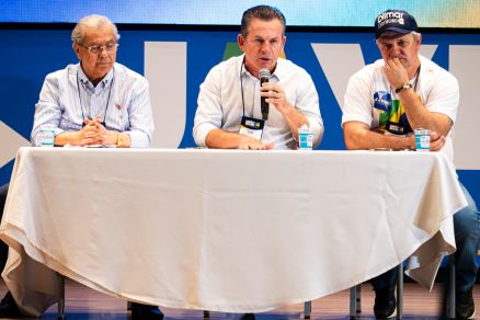 CONFUSÃO NO UNIÃO: Júlio tumultua convenção e questiona aliança; Mendes rebate