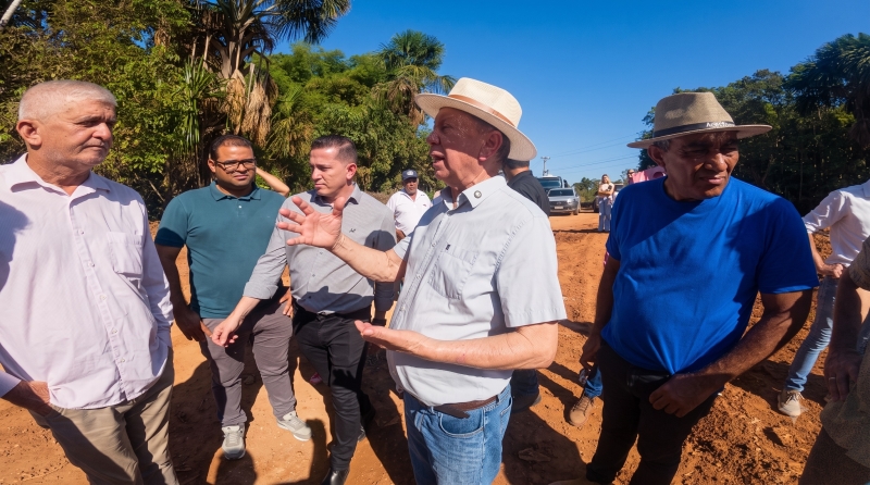 Prefeito Roberto Dorner vistoria obras na Comunidade Adalgisa e acompanha avanço da construção da ponte sobre o rio Curupi