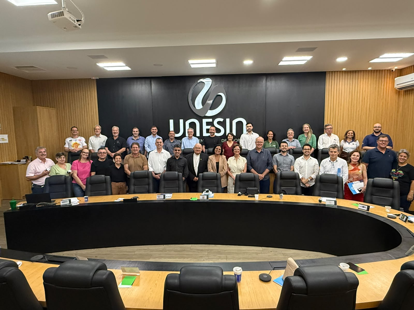 Entidades da UNESIN recebem orientações sobre a regularização de imóveis durante Assembleia Geral 