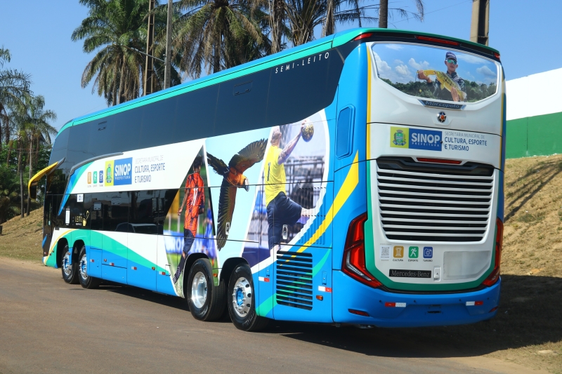 Prefeitura de Sinop recebe novo ônibus de 64 lugares para a Secretaria de Cultura, Esporte e Turismo