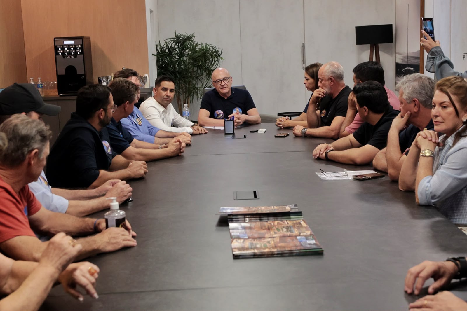 TRABALHO DEVE CONTINUAR:  Dez vereadores de Sinop declaram apoio à reeleição de Pivetta 