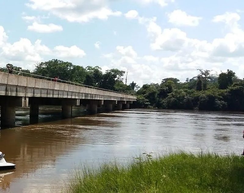Adolescente morre afogada e menina de 11 anos desaparece no Rio Arinos