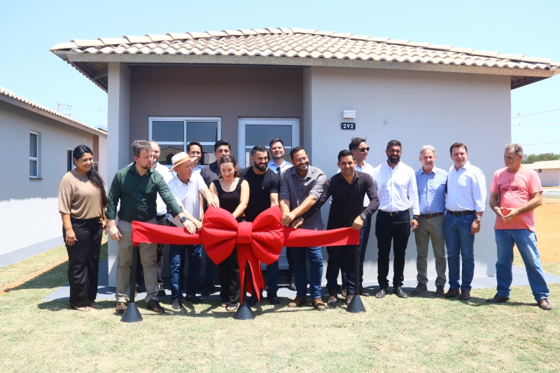 Prefeitura de Sinop participa da entrega de 796 casas e destaca atuação na oferta habitacional
