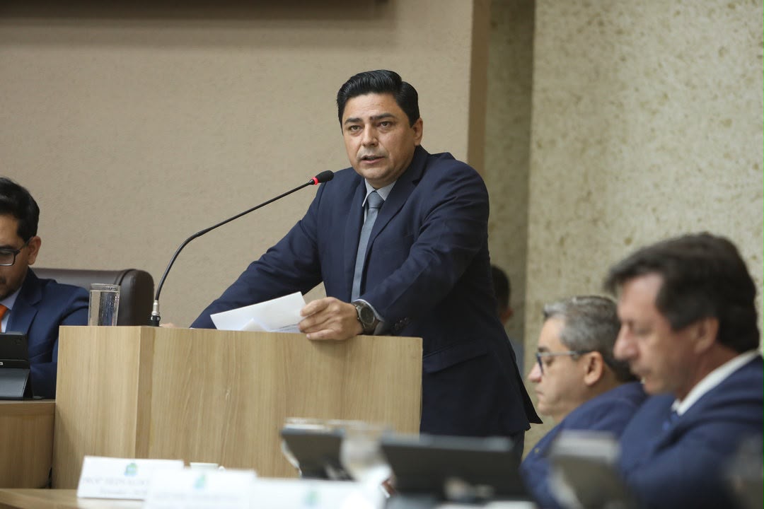 Célio Garcia cobra soluções para pontos críticos do trânsito durante sessão da Câmara de Sinop