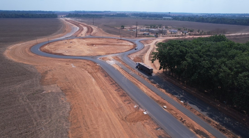 Obra da André Maggi já conta com 1,6 km pavimentado e avança na preparação da nova estrutura de mobilidade até a BR-163