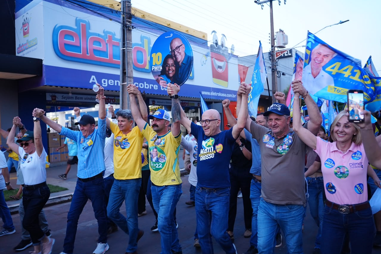 Juarez e Pivetta fazem caminhada em Sinop na reta final da campanha