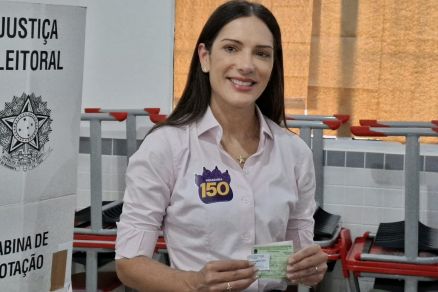 Janaina vota, critica baixaria eleitoral e crê em vitória