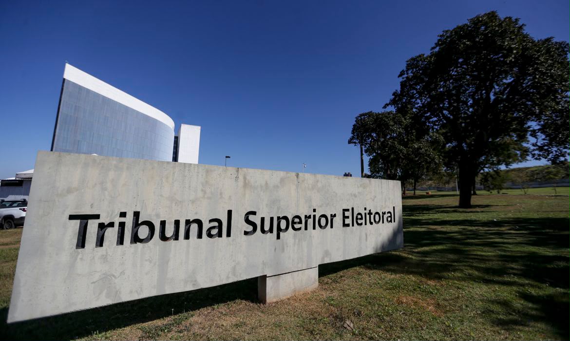 TSE manda suspender site que oferece criptomoedas por apoio a Flávio