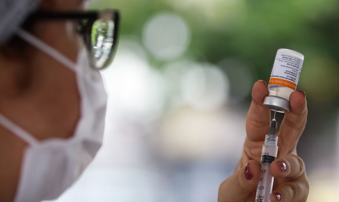 Covid-19: fim de semana tem entrega de 10,9 milhões de doses de vacina