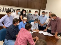 Vereadores cobram do governador Mauro Mendes demandas da Saúde
