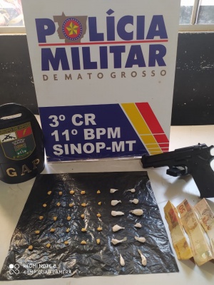 PM apreende drogas e simulacro de arma de fogo com menor em Sinop