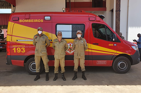 DESTINAÇÃO - CORPO DE BOMBEIROS DE SINOP RECEBE AMBULÂNCIA DE RESGATE