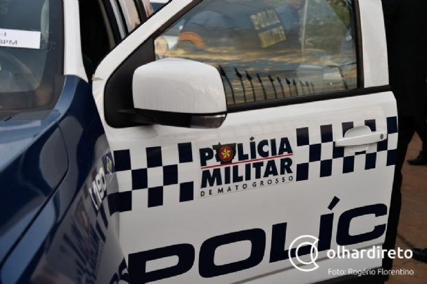 Mulher joga soda cáustica no rosto do marido enquanto ele dormia