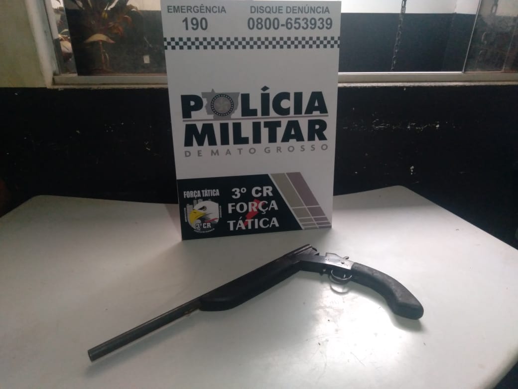PM prende acusado de exibir arma de fogo em Sinop