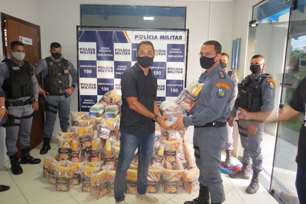 Ação da Polícia Militar garante cestas a famílias em situação de vulnerabilidade