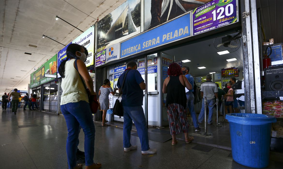 Mega-Sena deve pagar hoje prêmio de R$ 3 milhões