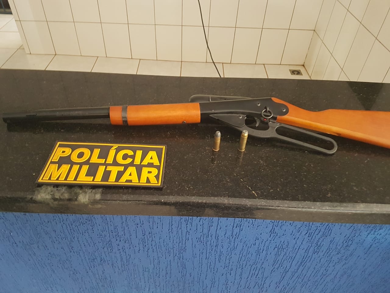 Homem tenta roubar residência, dorme no sofá e acaba preso pela PM em Feliz Natal