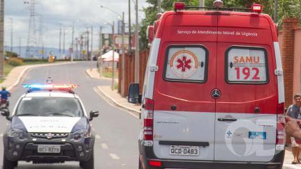 Mulher dá facadas no marido enquanto ele dormia