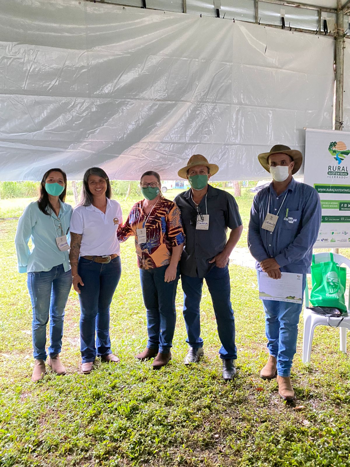 Representante da assistência agrícola e veterinária da prefeitura participa de dia de campo nacional em Sorriso