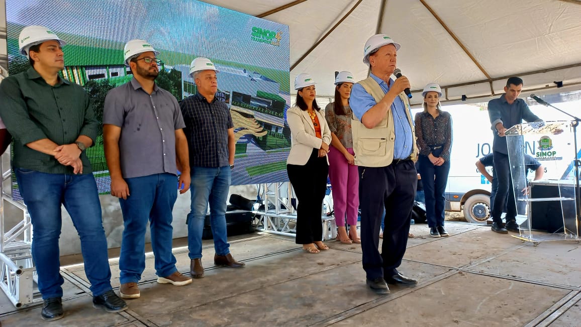 O Prefeito de Sinop Roberto Dorner assinou ordem de serviço e escola em tempo integral começa a ser construída