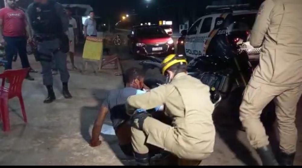 Homem é alvejado por arma de fogo  em Sinop e acaba encaminhado  pelos bombeiros ao hospital
