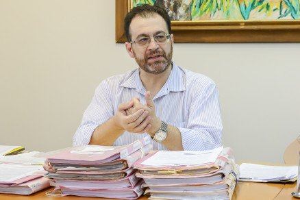 Promotor diz que furar fila de vacinação pode resultar em prisão